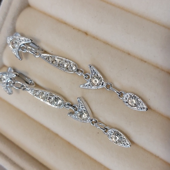 Clipon Silvertone Crystal Long Dangle Earrings Clip On Signed Wedding - Picture 3 of 6